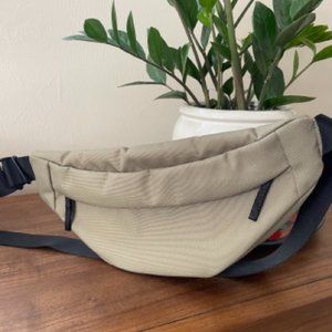 Everlane The Renew Transit Fanny Pack